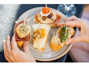 AV restaurant de tapas à Montpellier - Ecusson