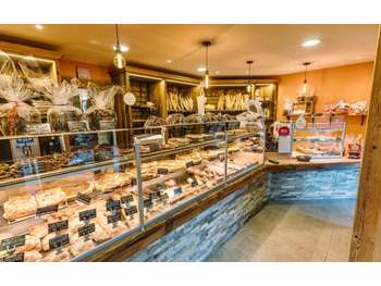Vente boulangerie pâtisserie snack à Bozel