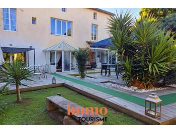 Propriété chambres d'hôtes et piscine blaye