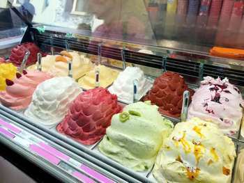 A vendre glacier d'exception face mer Perpignan