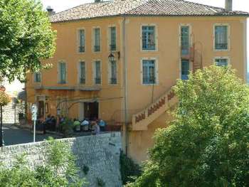 A vendre hôtel bar restaurant Moustiers Ste Marie
