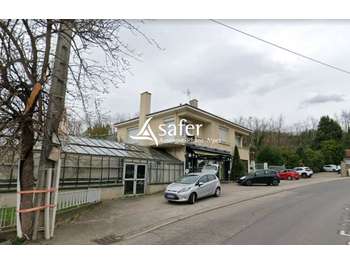 Exploitation horticole avec commerce de fleuriste