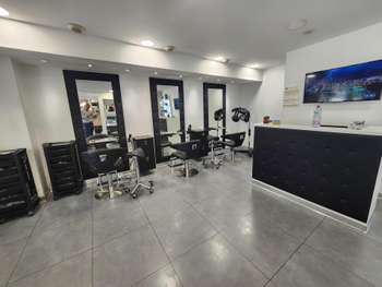 Vente salon de coiffure à Gattières empl idéal