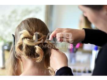 A vendre salon de coiffure en centre cial à Laval