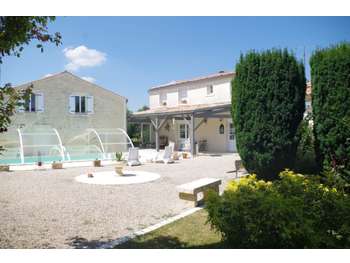 PROPRIÉTÉ DE CARACTÈRE –MARAIS POITEVIN– 490 000€