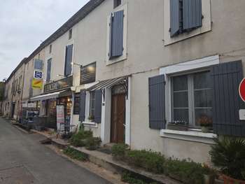 Commerce multi-services FDJ – Village touristique