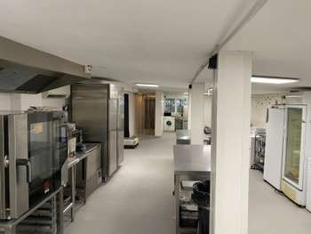 A vendre Laboratoire de production /Traiteur