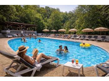 Camping  vert **** à vendre en Pyrénées Orientales