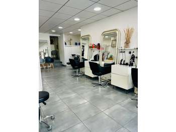 AV salon de coiffure à Marseille 13008