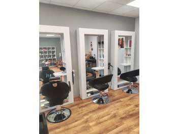 FDC salon de coiffure mixte à vendre à Châteldon