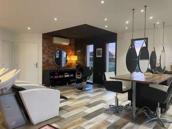 Vente salon de coiffure dans village dynamique 71