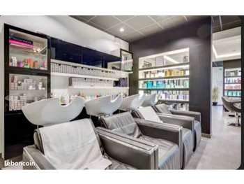 AV salon de coiffure par abonnement à Mérignac