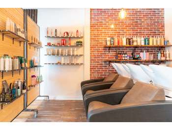 Salon de coiffure à vendre en bord de Loire