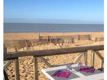 AV café restaurant en bord de plage proche Soulac