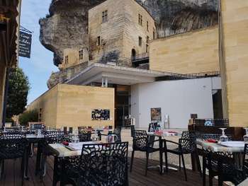 Restaurant Brasserie Bar en Dordogne face musée