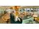 Restaurant face mer avec grand logement.