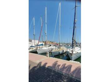 Cède FDC prêt à porter bijoux 40m² à Gruissan Port