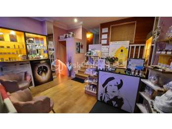 AV institut beauté 76m² à Enghien-les-Bains centre