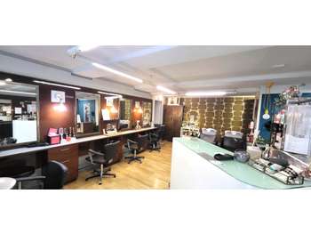 Vente salon de coiffure mixte à Nîmes empl n°1