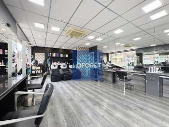 AV salon de coiffure axe passant en Quiévrechain