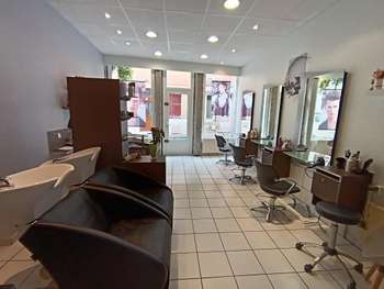 AV salon coiffure 40m² clé en main à Saint-Galmier