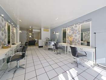 Vente fonds de commerce coiffure à Saintes centre