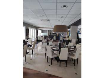 Vente hôtel restaurant en centre bourg de Lusignan