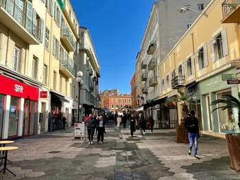 A vendre commerce avec terrasse empl N°1 à Nice