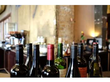 Bar à vins 18e grosse terrasse