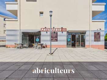 Fonds de commerce 177m² avec terrasse à Pélissanne