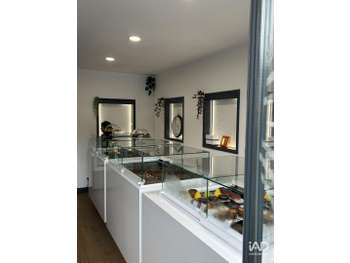 Vente biscuiterie pâtisserie à Rochefort-Montagne