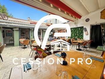 Bar-restaurant sur le port de Saint-Martin de Ré