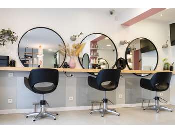 Vente salon de coiffure clé en main à Ambilly