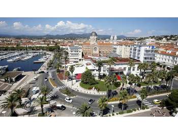 Cote d'Azur Saint Raphael Tabac en centre ville