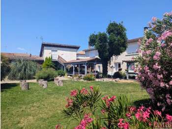 Vente gîte jardin piscine sur axe Agen Bordeaux