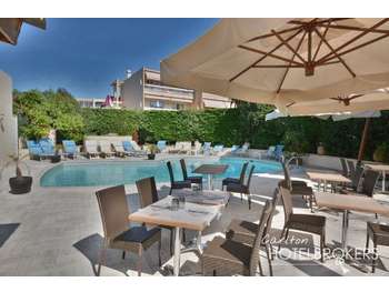 Vente hôtel 30 chambres face mer Alpes Maritimes