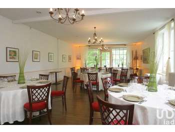 Hotel restaurant à Cernay-la-Ville