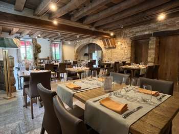 Hôtel restaurant à vendre à Cormatin empl central