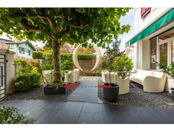 Vente murs et fonds hôtel de charme *** Biarritz