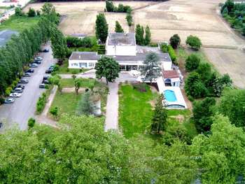 FLEURANCE (32) - Hotel-Restaurant murs et fonds