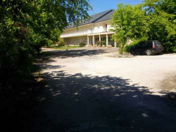 À vendre hôtel ** de 21 chambres proche de Brive