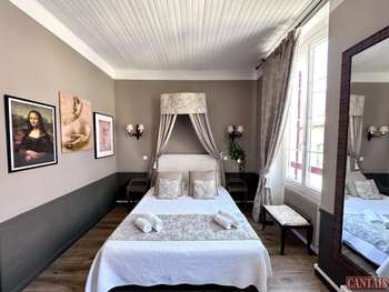 Vente hôtel bureau en centre village de Tarascon