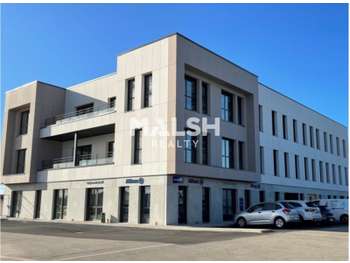 Vend local d'activité et bureaux de 1785m² à Limas