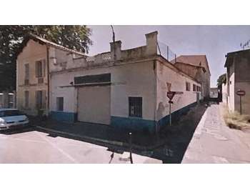 Local d'activité de 300m² à vendre à Avignon