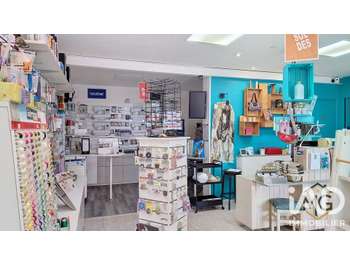 Vente mercerie créative machines à coudres à Égly