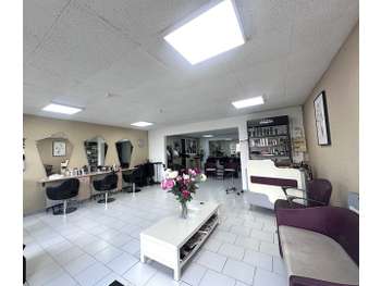 AV salon de coiffure 80m² emplacement idéal Istres