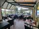 Murs et fonds restaurant face au lac Haute-Savoie