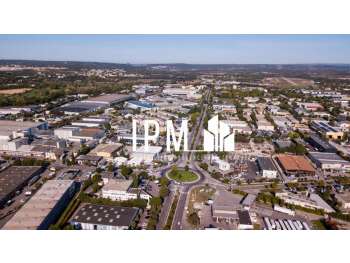 A vendre local d'activité de 800m² à Aix 13290