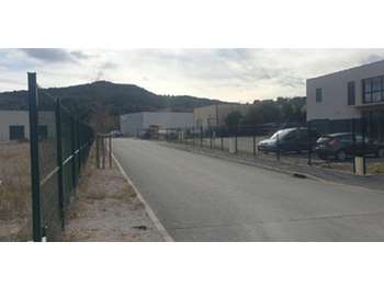 Vend locaux d'activité 600m² à Vaison-la Romaine