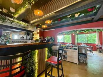 AV murs restaurant occupés en bord de Loire